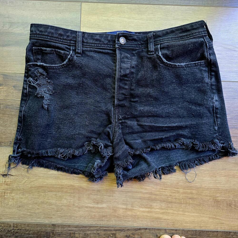Hollister Ultra High-Rise Mom Distressed Black Denim Shorts - Trendy and Casual